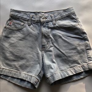 Guess women’s shorts pants size 24